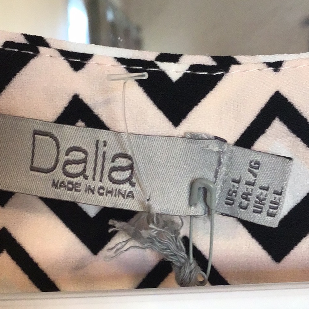 Delia Tops - Picture 3 of 5
